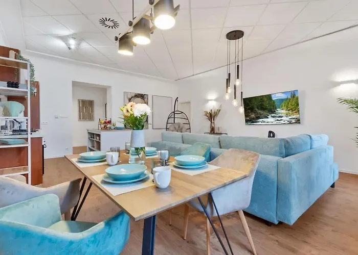 Luxe Living At Old Town Center