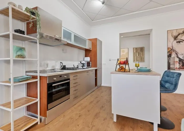 Luxe Living At Old Town Center Bratislava