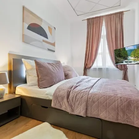 Luxe Living At Old Town Center アパート *