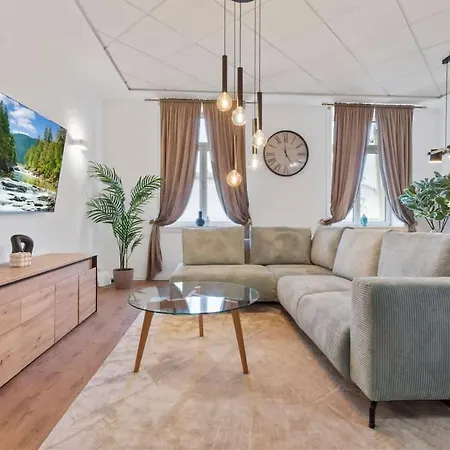 Luxe Living At Old Town Center アパート ブラチスラヴァ