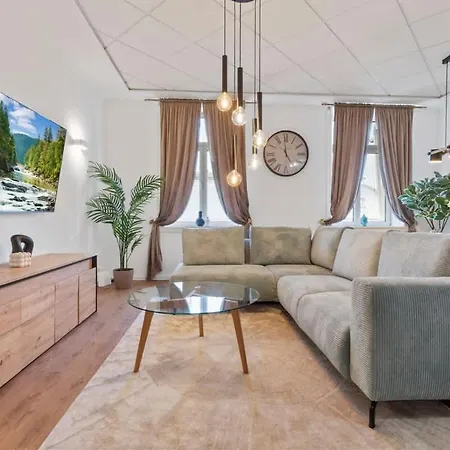 Luxe Living At Old Town Center * ブラチスラヴァ