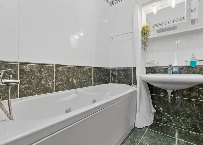 Luxe Living At Old Town Center * Bratislava