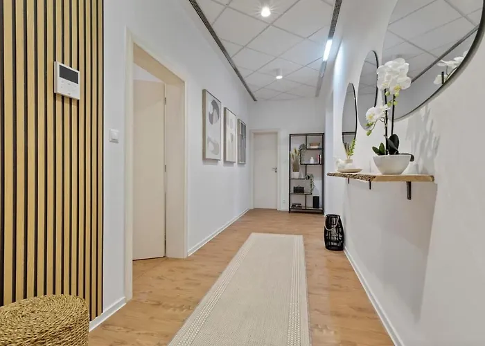 Luxe Living At Old Town Center Bratislava